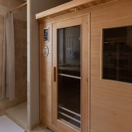 L'avant Gardiste ~ Sauna ~ Jacuzzi ~ Triplex Lejlighed *
